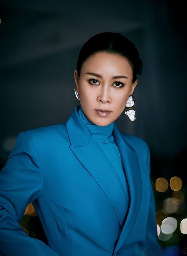 让那英质疑的这组你投给谁每个人都有自己的特色和喜好，那英质疑的这组实力其实都很强