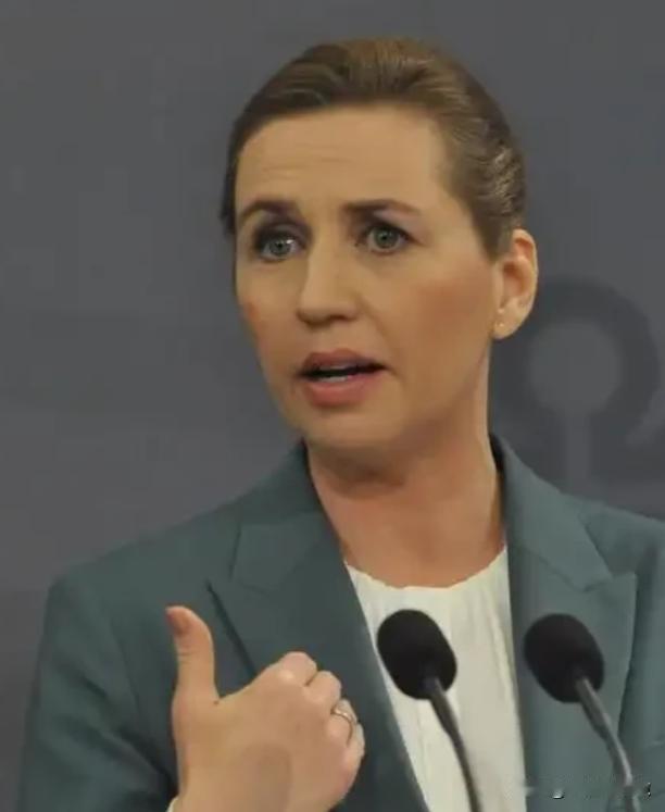 就在格陵兰岛看似陷入无解的困局时，丹麦女首相梅特竟用清朝慈禧太后租让香港这一招成