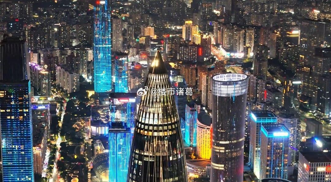 全球大宗商品价格持续高位，原油、铜、钢都在涨。国内水电燃气、高铁票价、公共服务价