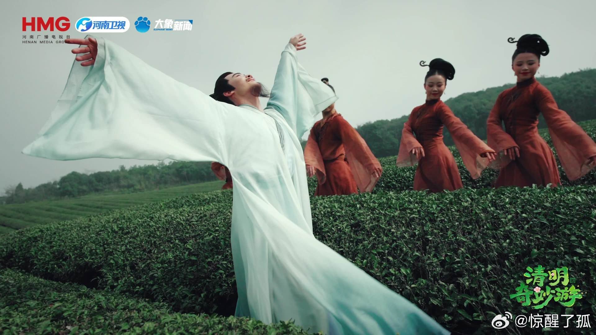 苏轼是宋朝的治愈系大V博主 贬一路吃一路乐一路，乐观通透，笔下满是人间烟火与从容