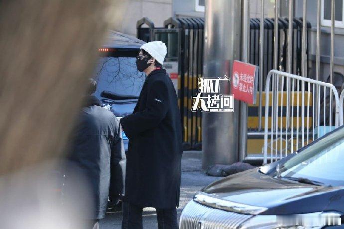 刘宇宁参加第三次春晚联排刘宇宁现身第三次春晚联排 刘宇宁参加第三次春晚联排 