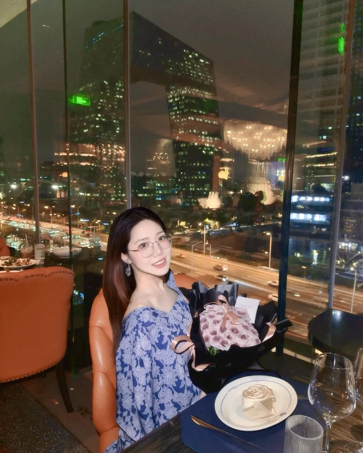 大裤衩下过个生日🥰 hin喜欢福楼系列 大裤衩观景位💯 喜欢绿色焗...