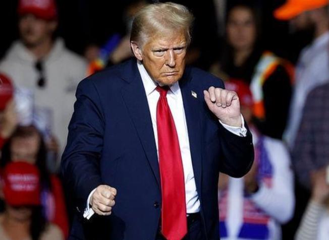 特朗普官宣：5月14日飞北京，并邀请中方回访华盛顿！很多人以为这是中美关系破冰、