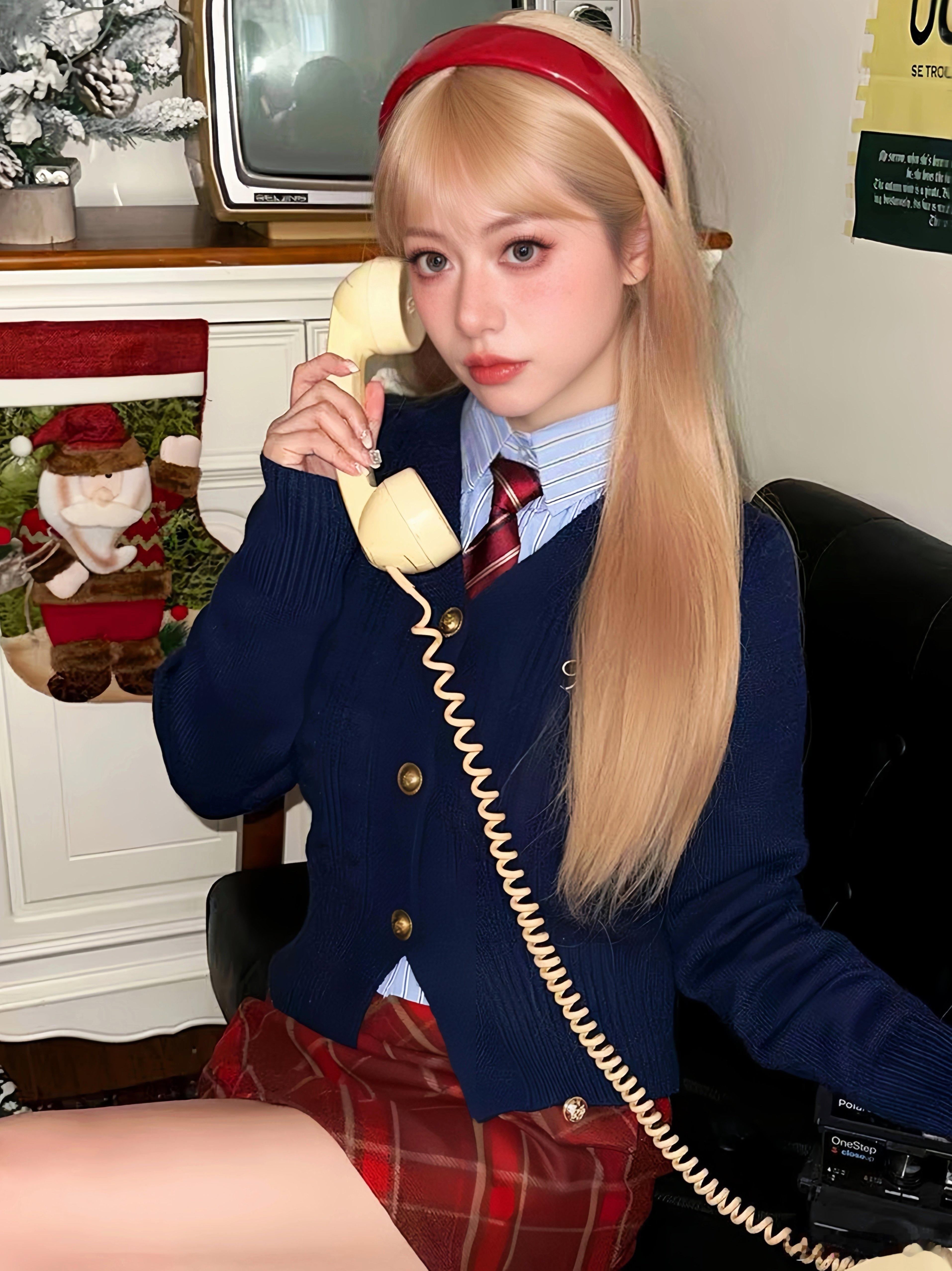 圣诞节hello~美高学姐温馨提示：降温了记得增添衣物喔 