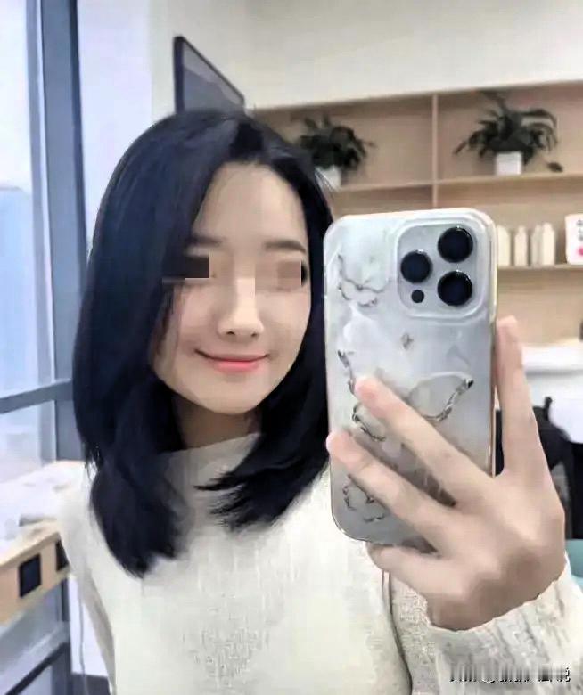 原来那个被蛇咬的女游客，就算被医院确诊是被银环蛇咬了也救不回她的命了！

明明第