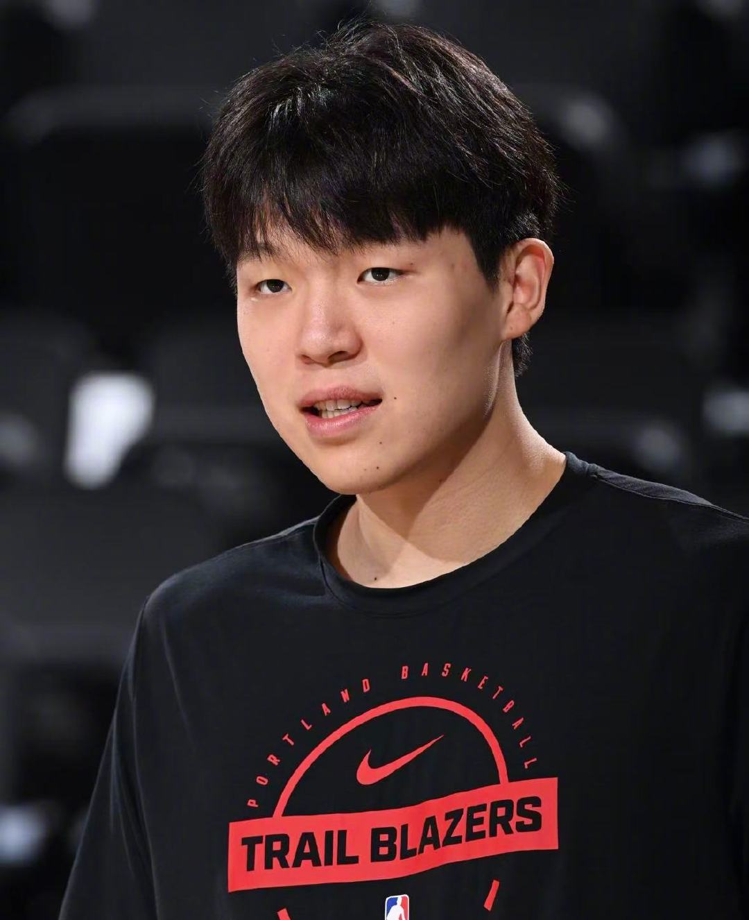 杨瀚森又去发展联盟训练了开拓者官方消息，球队已将下放到发展联盟撕裂之城混音队。在