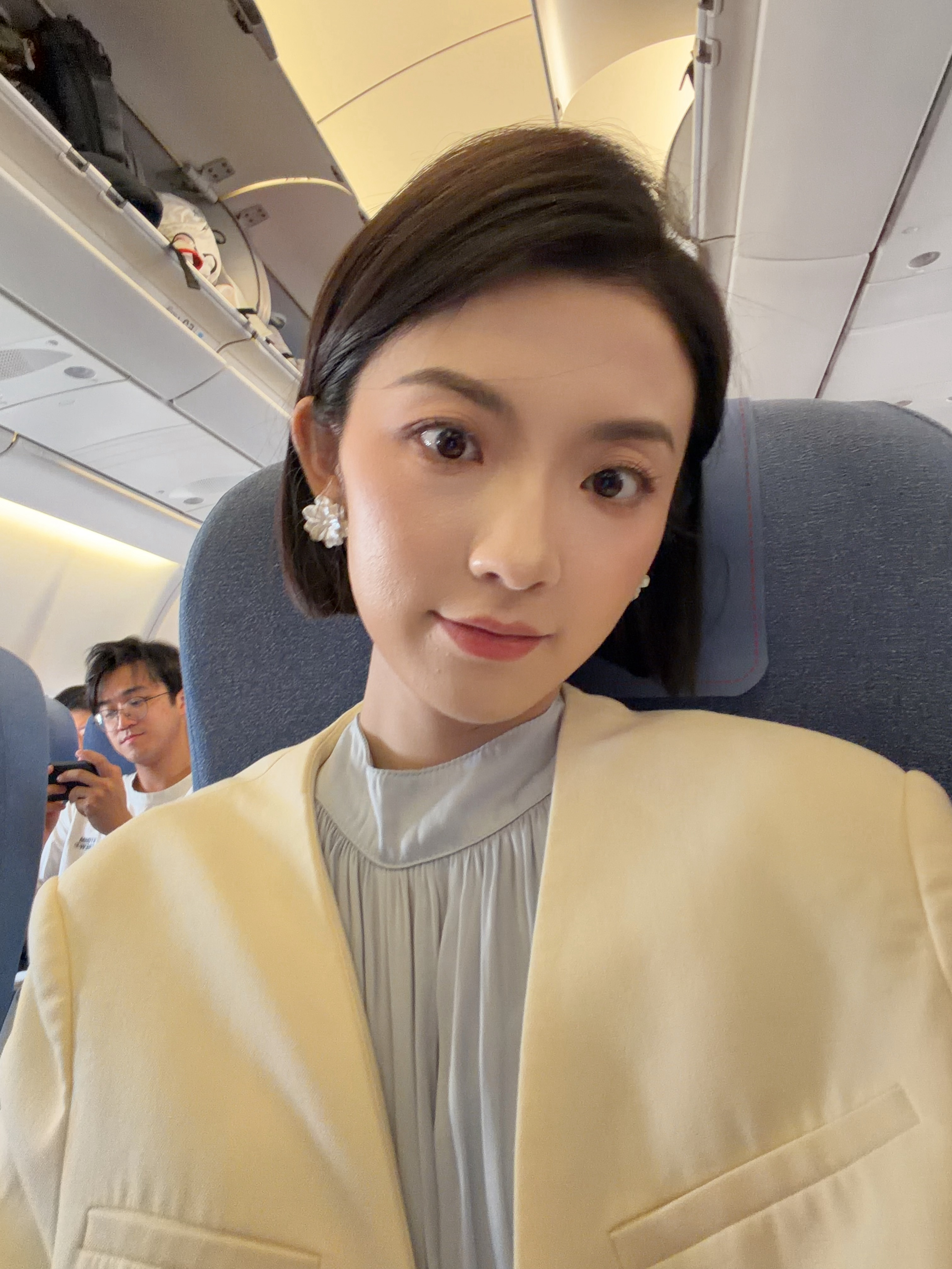 三点五十从片场出来，四点半登机又是速度与激情的一路好在延误一丢丢这趟行程太匆忙了
