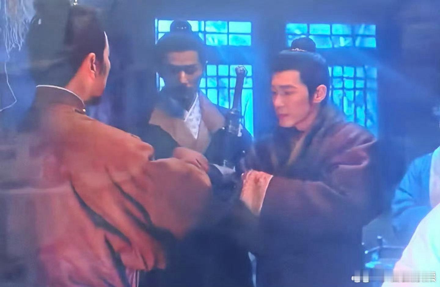 白宇183吃尽身高的苦 白宇183的身高太“特别”啦！开推被190小伙伴们比下去