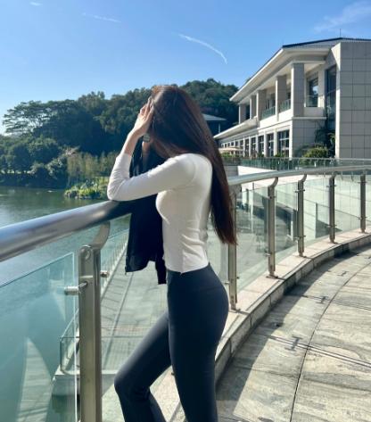 一位社会学家曾说：“婚前，大部分女孩子生活的真实状况是，在城市的某个角落住着出租