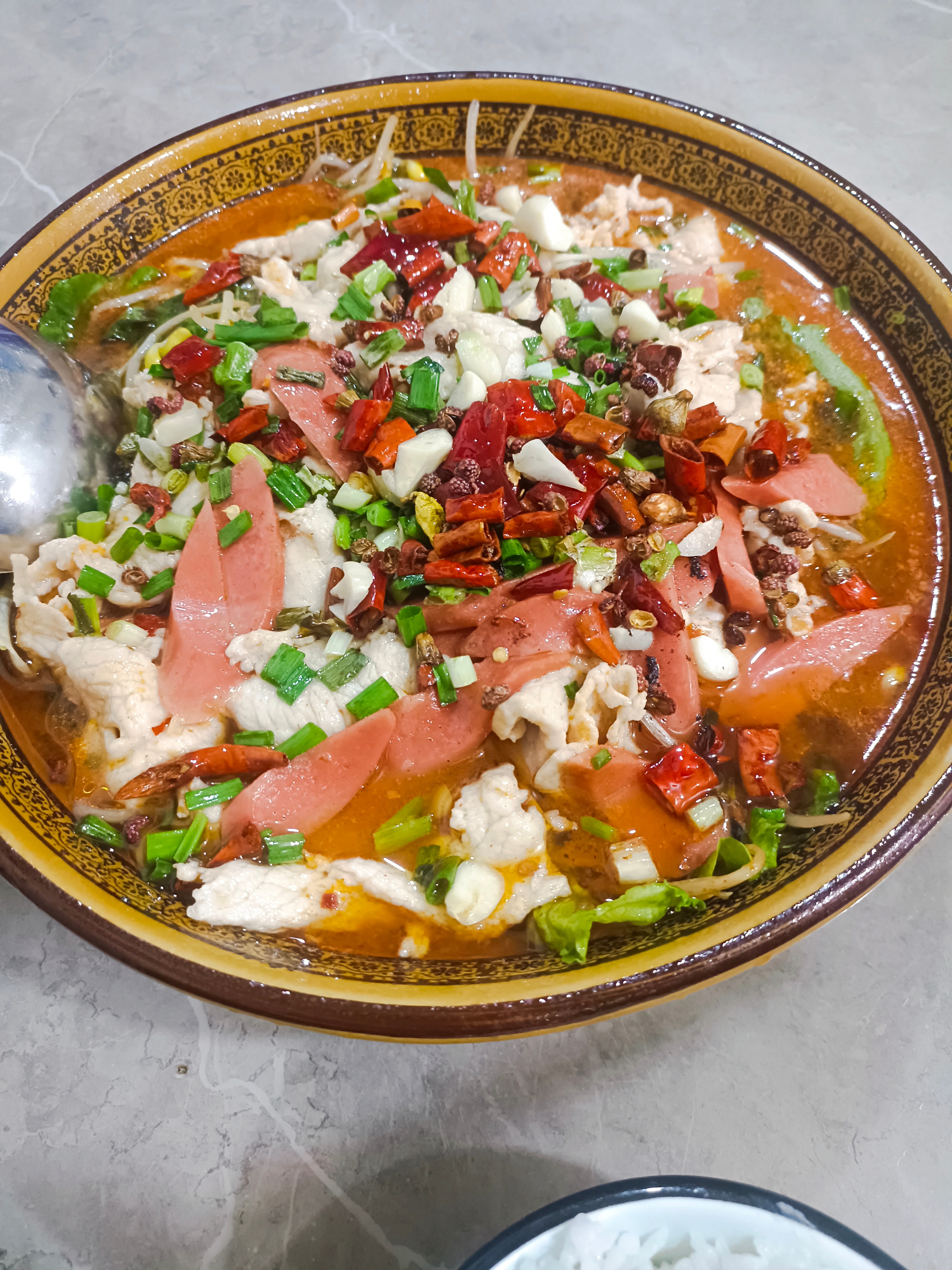 水煮肉片～水煮肉片～经过我的胃～ 