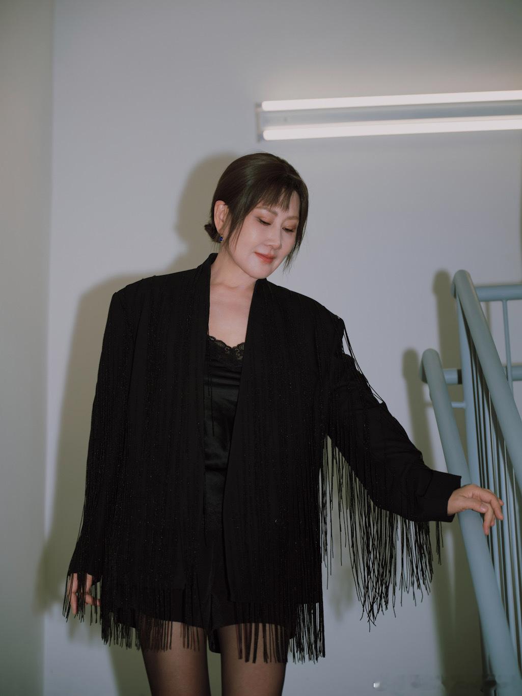 德艺双馨艺术家凯丽亮相澳涞坞金萱奖 凭实力再获十佳演员大奖 