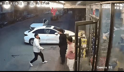 实力不允许还爱动手动脚，这种可怜之人往往令人可恨。