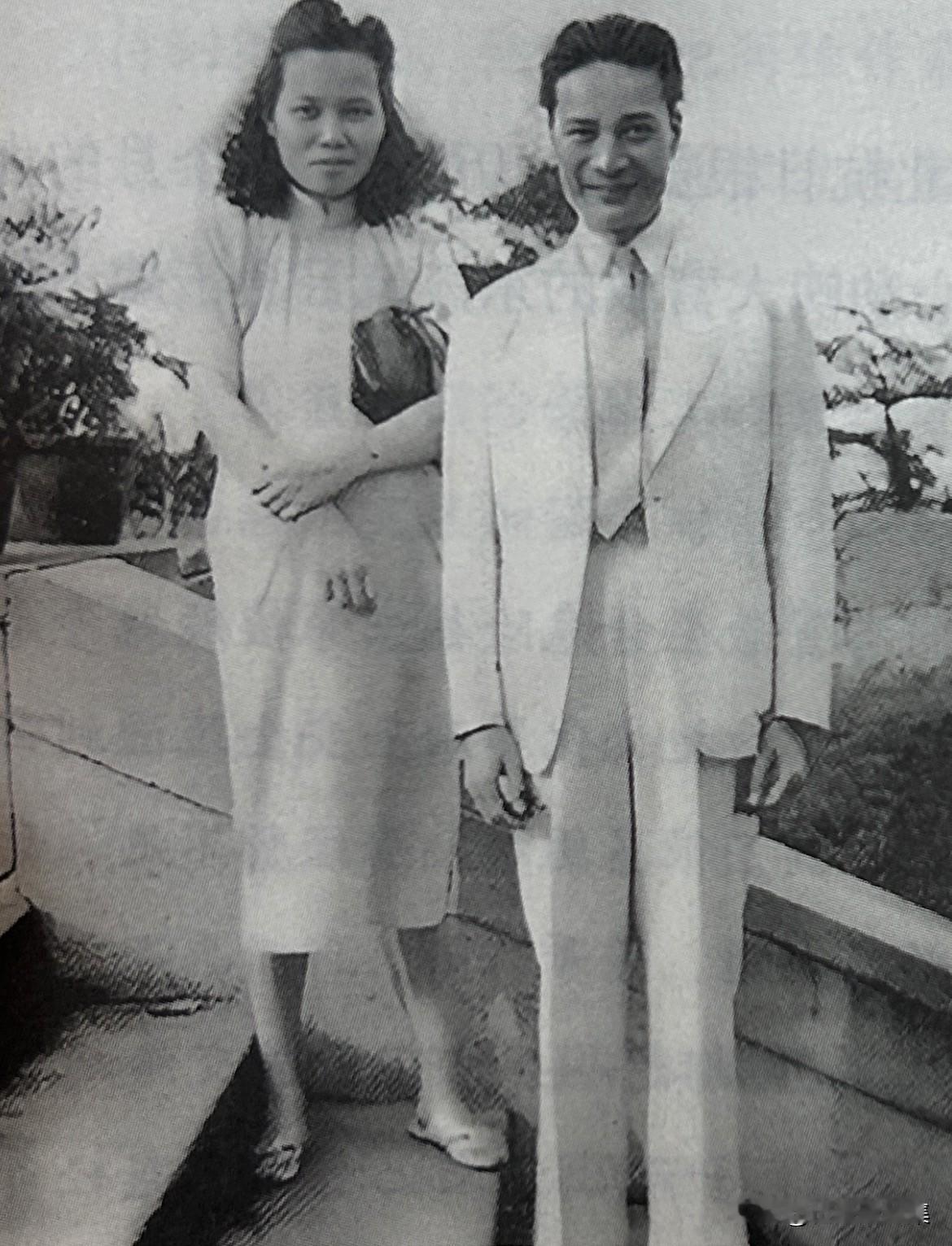1947年，东江纵队政委尹林平（化名林平）与夫人余慧在香港的活动。早在1946年