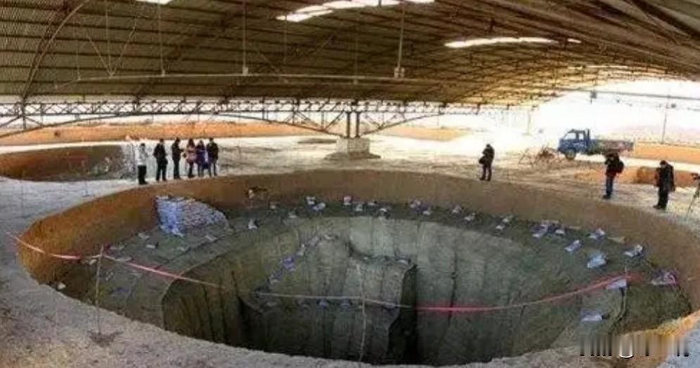 1971年，考古人员打开沉睡1300多年的“天下第一粮仓”，里面是满满一整窖60