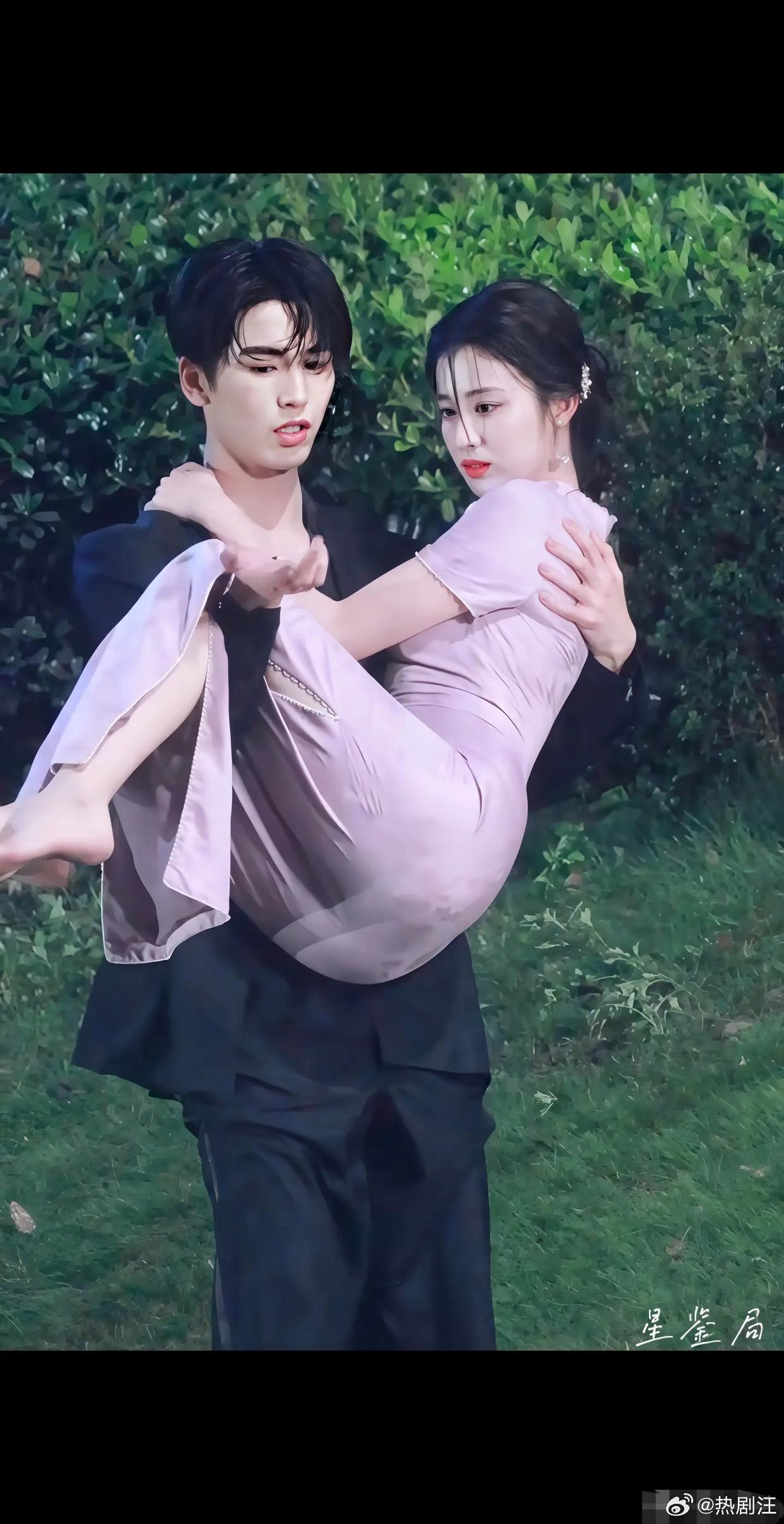 至今都忘不了王楚然《这一秒过火》湿身旗袍这个场景。 