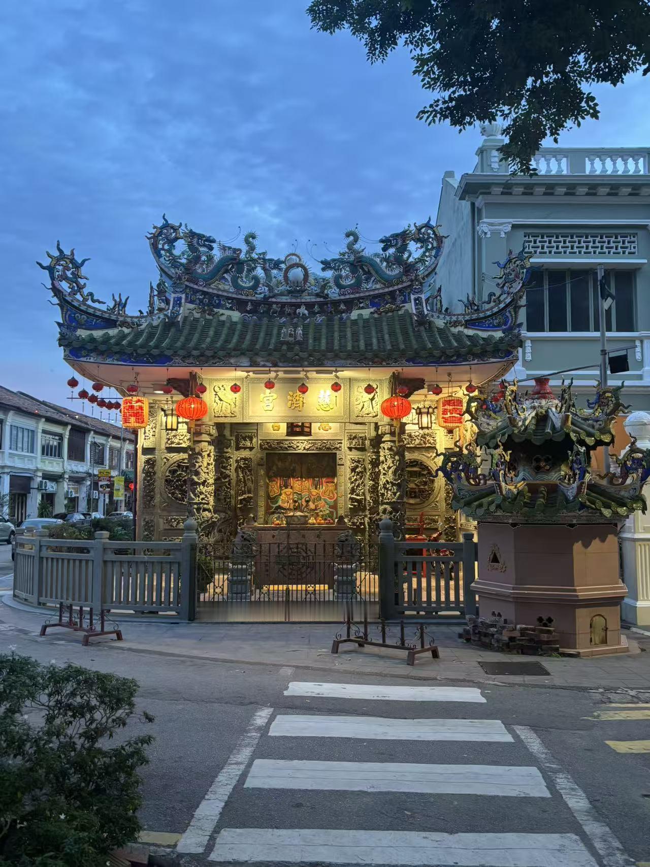 家庭和睦确实是最大的底气。在快节奏时代，大家都忙着追求财富和成功，却忽略了家庭的