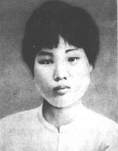 杨开慧烈士像