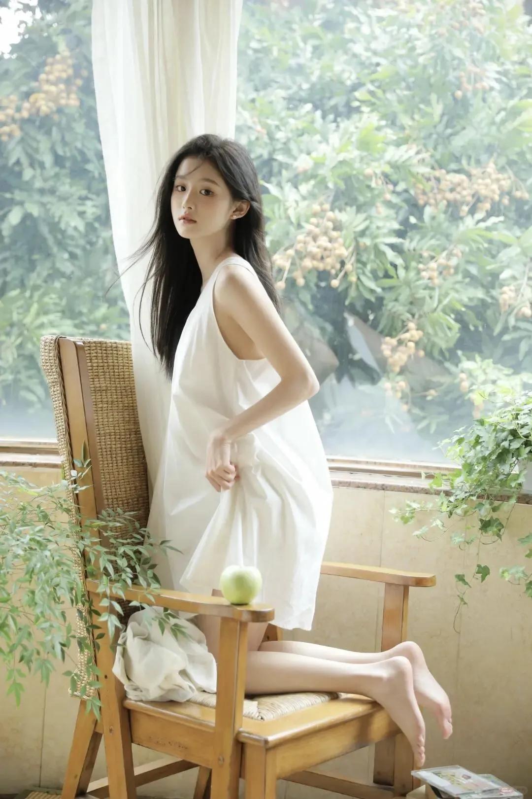 有哪些美女让人过目难忘？少女写真分享甜美小姐姐随手拍 美女究竟能有多美