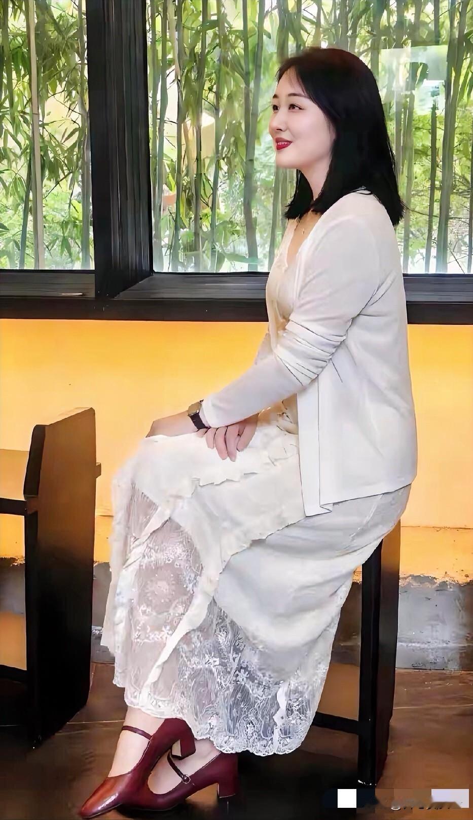 ［一枕诗书·行香子～词组］
文／开心吴


素魄凝光，清影横塘。任空心、昼夜宵长