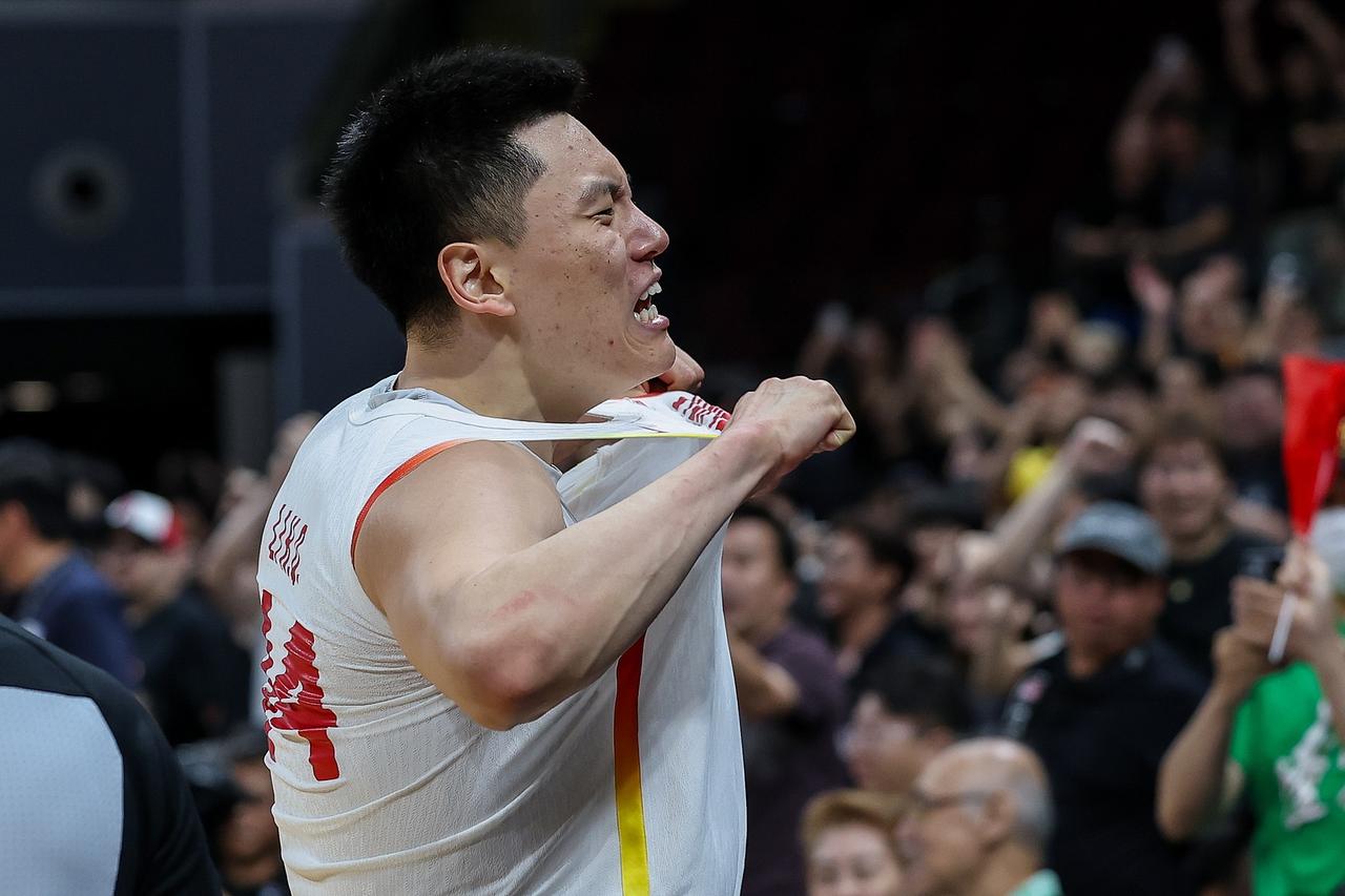 中国男篮大胜中国台北，李弘权首发出场，砍下17+4+4成为奇兵
男篮世预赛，中国