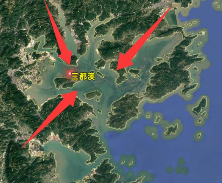 中国发现一个能停靠上百艘航母的深水港，位置太关键了！
 
你敢信吗？在咱们国家的