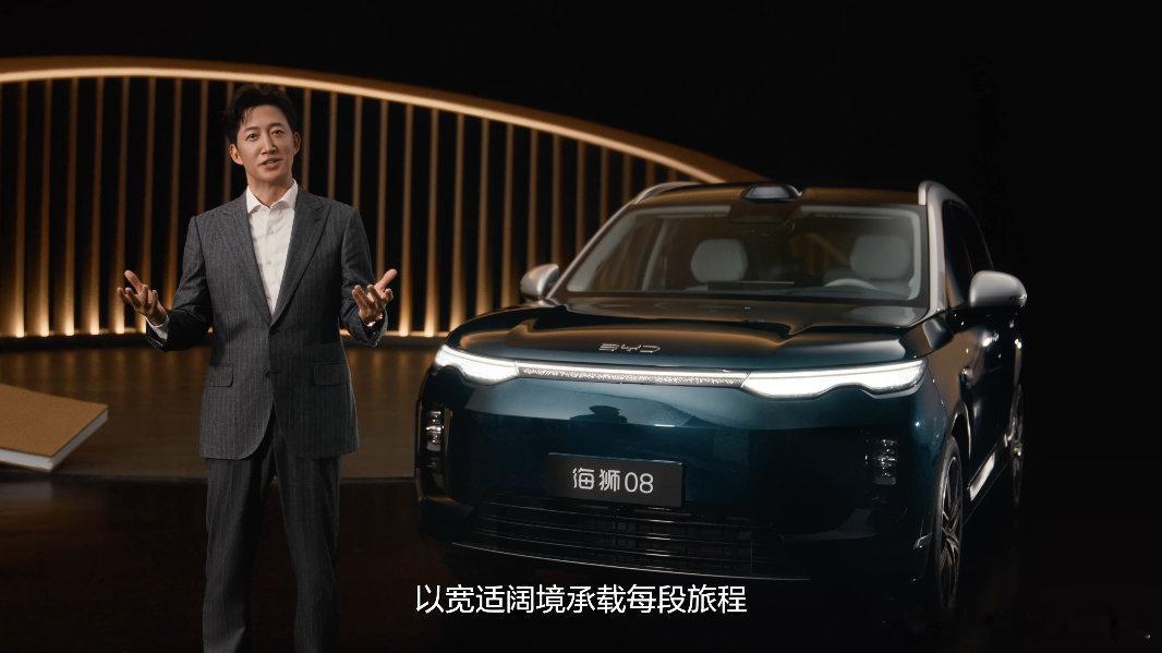 人生行路，贵在安稳从容。历经时光沉淀的王阳，自带沉稳可靠的个人特质，自带让人安心