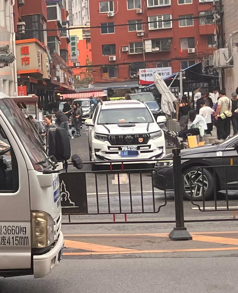 一点沈阳瞎拍：重载倒骑驴&低配带绞盘的陆巡可可爱爱的农夫车们纹满背的霸道，but
