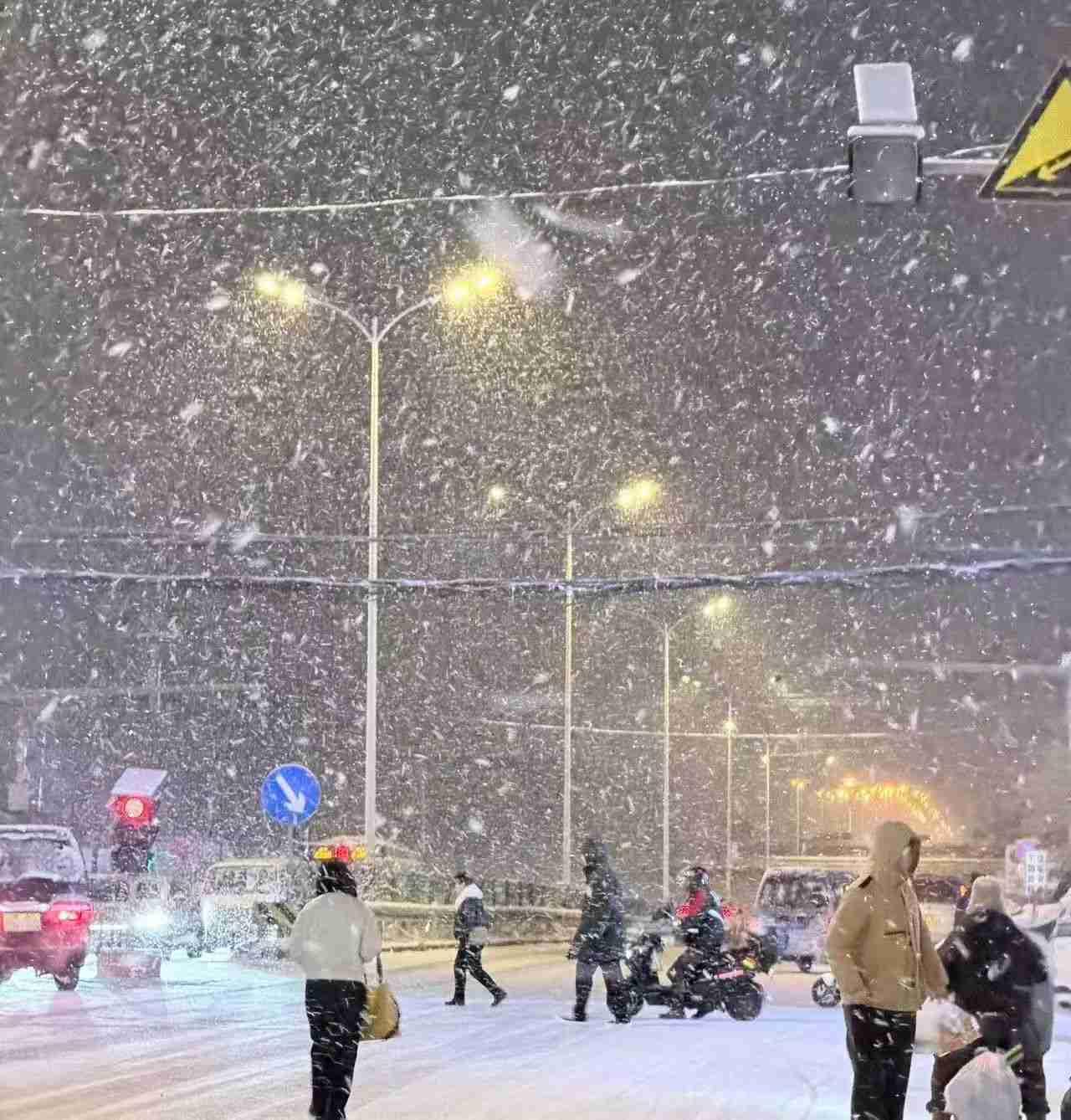带定位晒今日生活 今天旅行度假，没想到竟遇上了下雪天，太惊喜了！2026年的这场