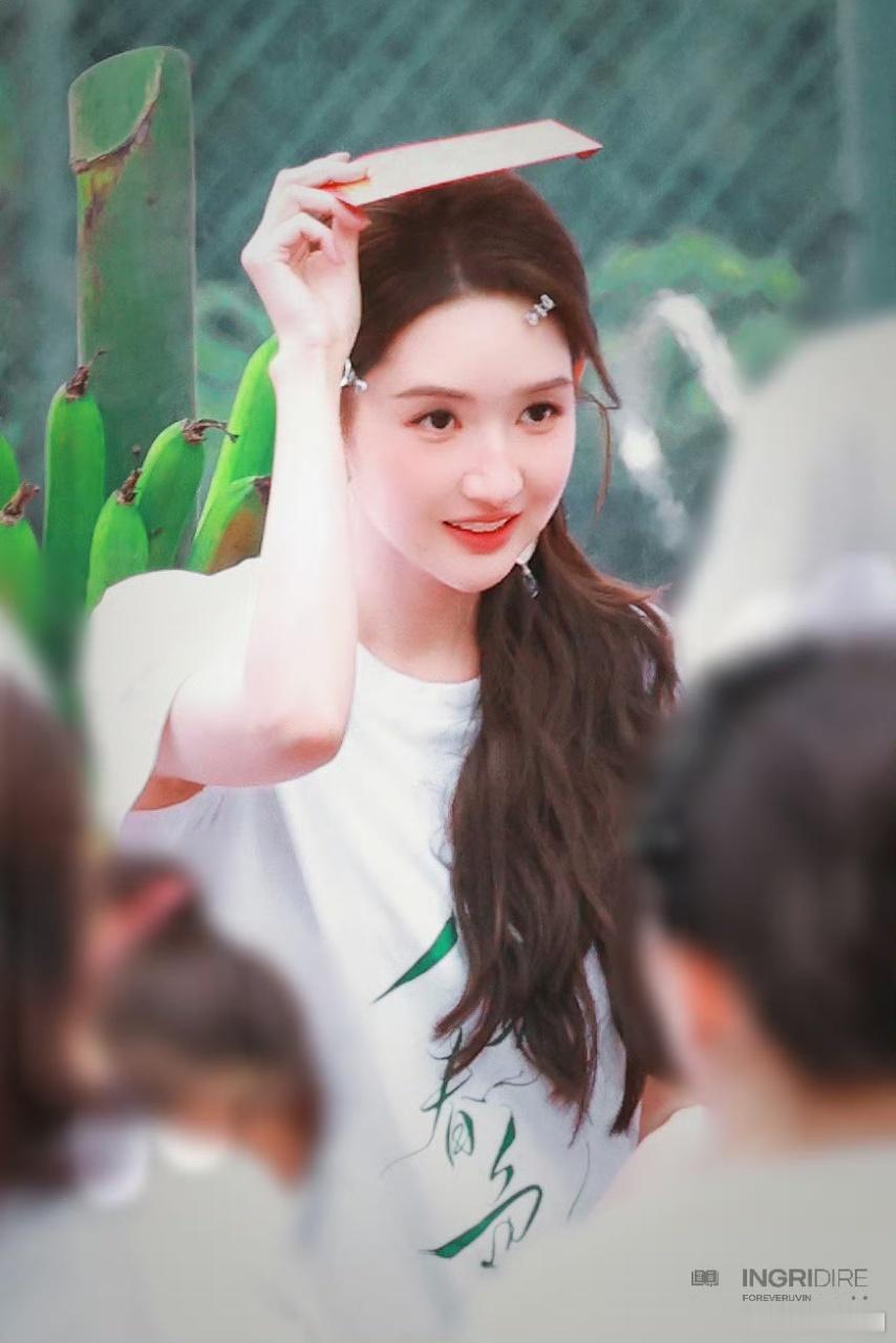 王玉雯林霜震撼美味王玉雯林霜定妆照 简直就是震撼美味的王玉雯《小城春色》林霜定妆