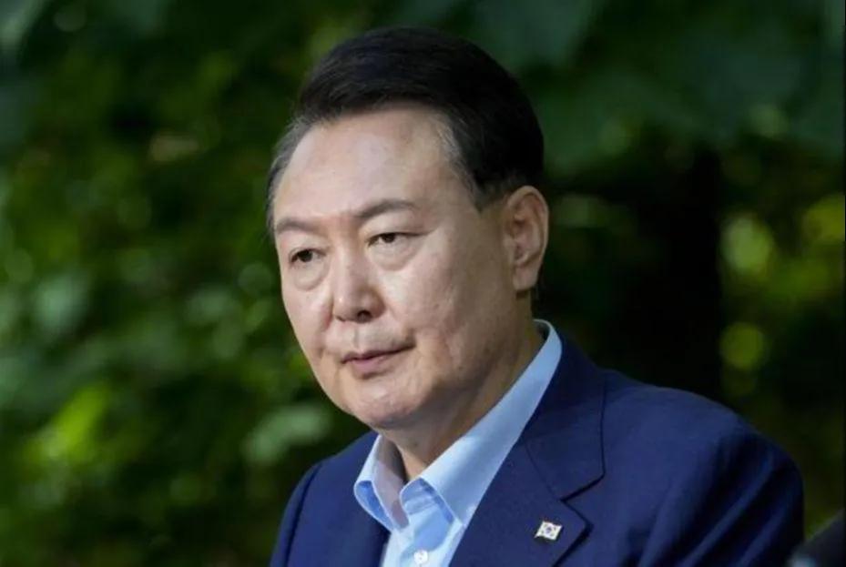 韩国前总统尹锡悦涉嫌免费收受舆论调查服务一案被求刑4年 
 
2026年5月12