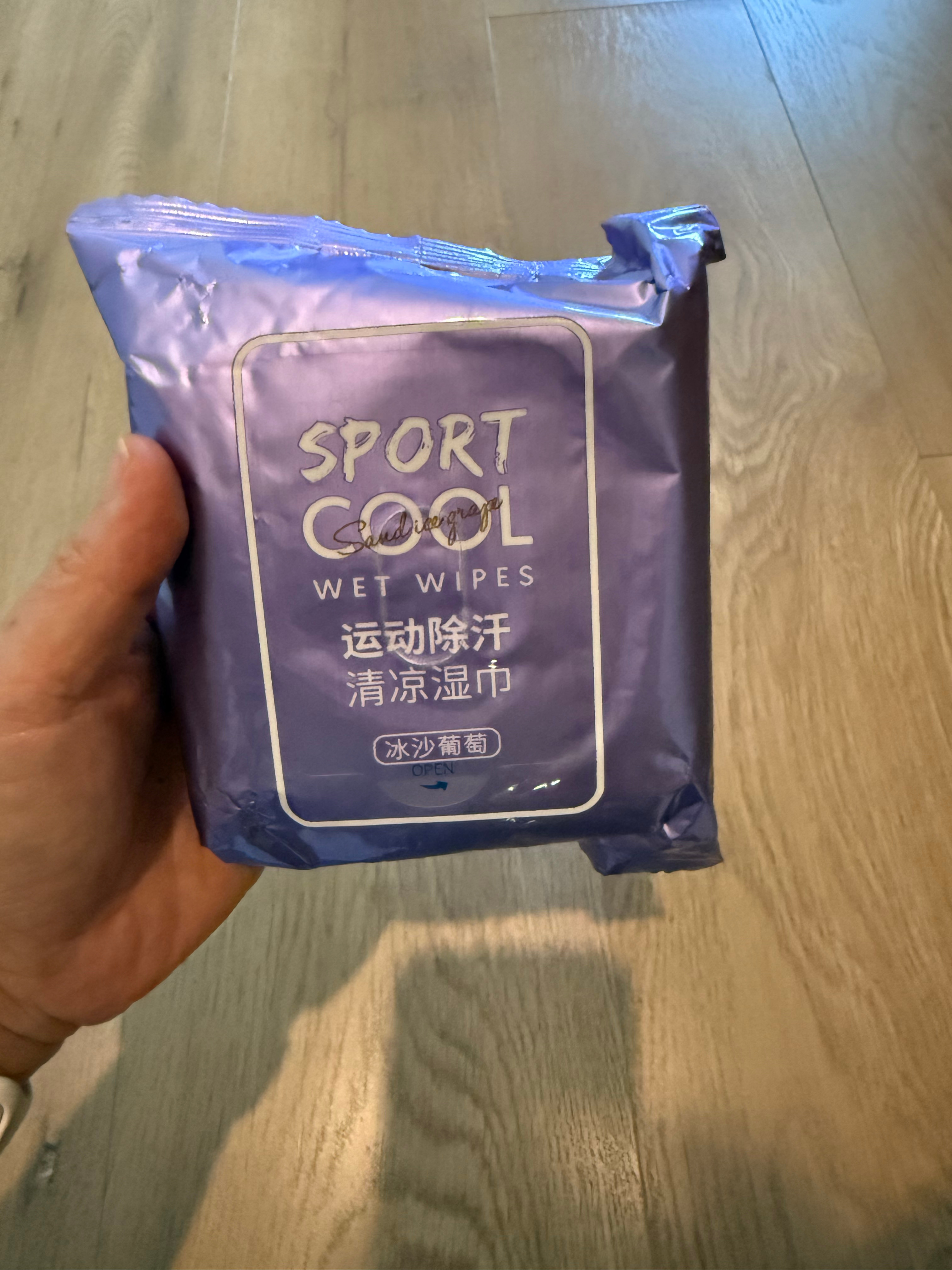 🎾第一天结束~初中生的网球包里装的是图一图二还有图三 