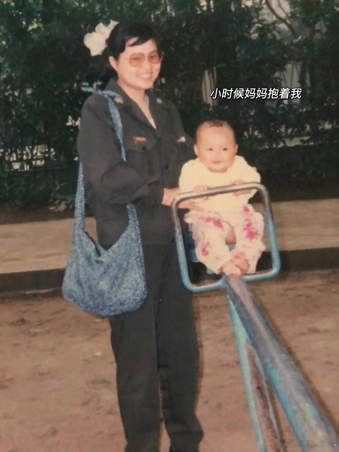 小时候觉得母爱是矫情，直到成为了妈妈，才明白爱是本能。原来爱真的会疯狂生长诶，在