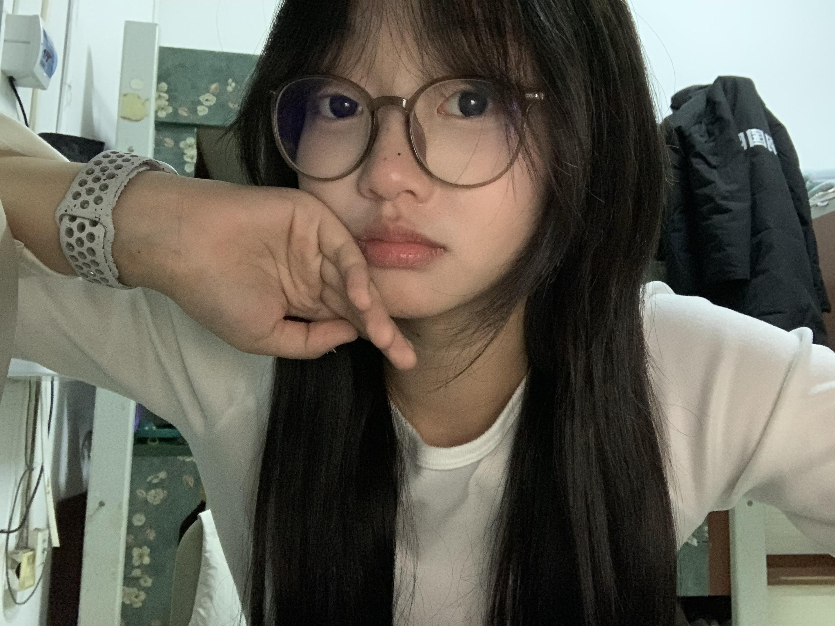 素素哒    干嘛呢