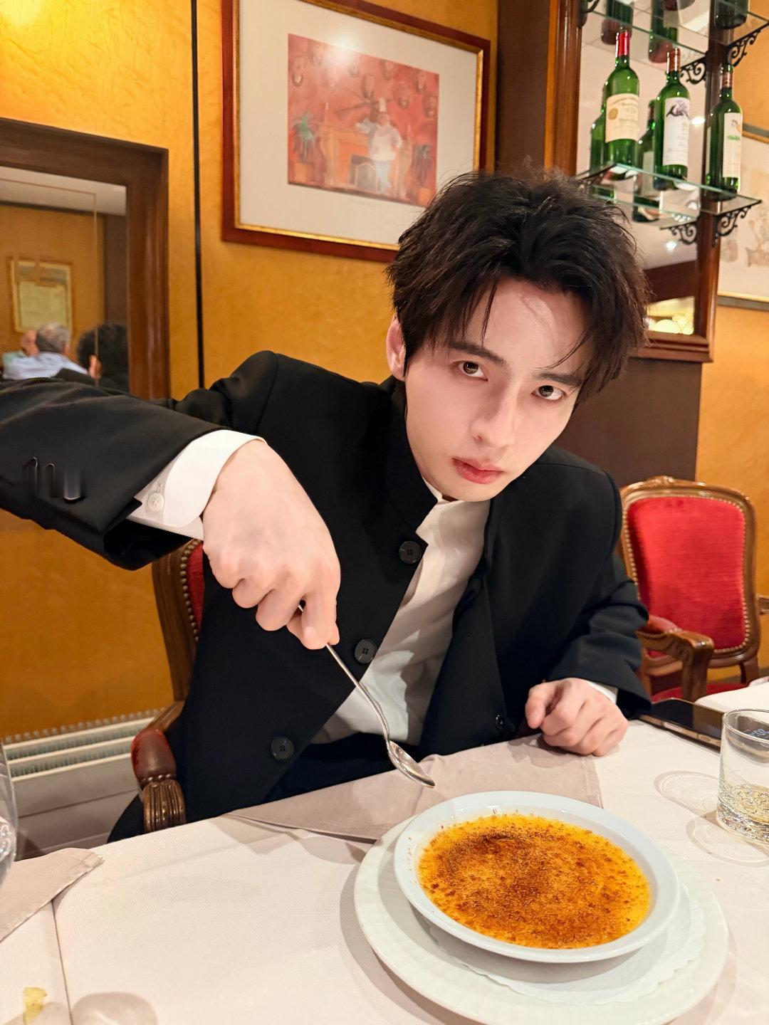 顶天立地的大人 也是我家小猫🤲🥺 