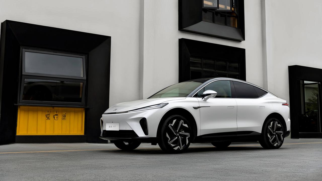 现在国产新能源有多卷？中大型纯电SUV，官降16万！电池真终身质保

90度三元