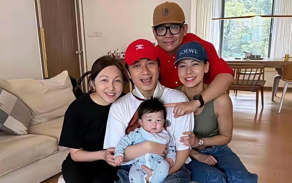 人人都在佩服古巨基，殊不知他的妻子才更让人动容 