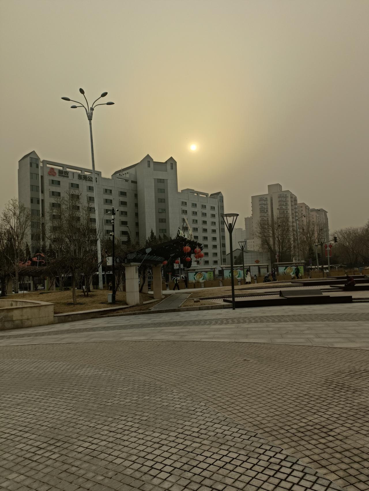 晒图笔记大赛蓝色港湾，孩子们在高兴的玩耍