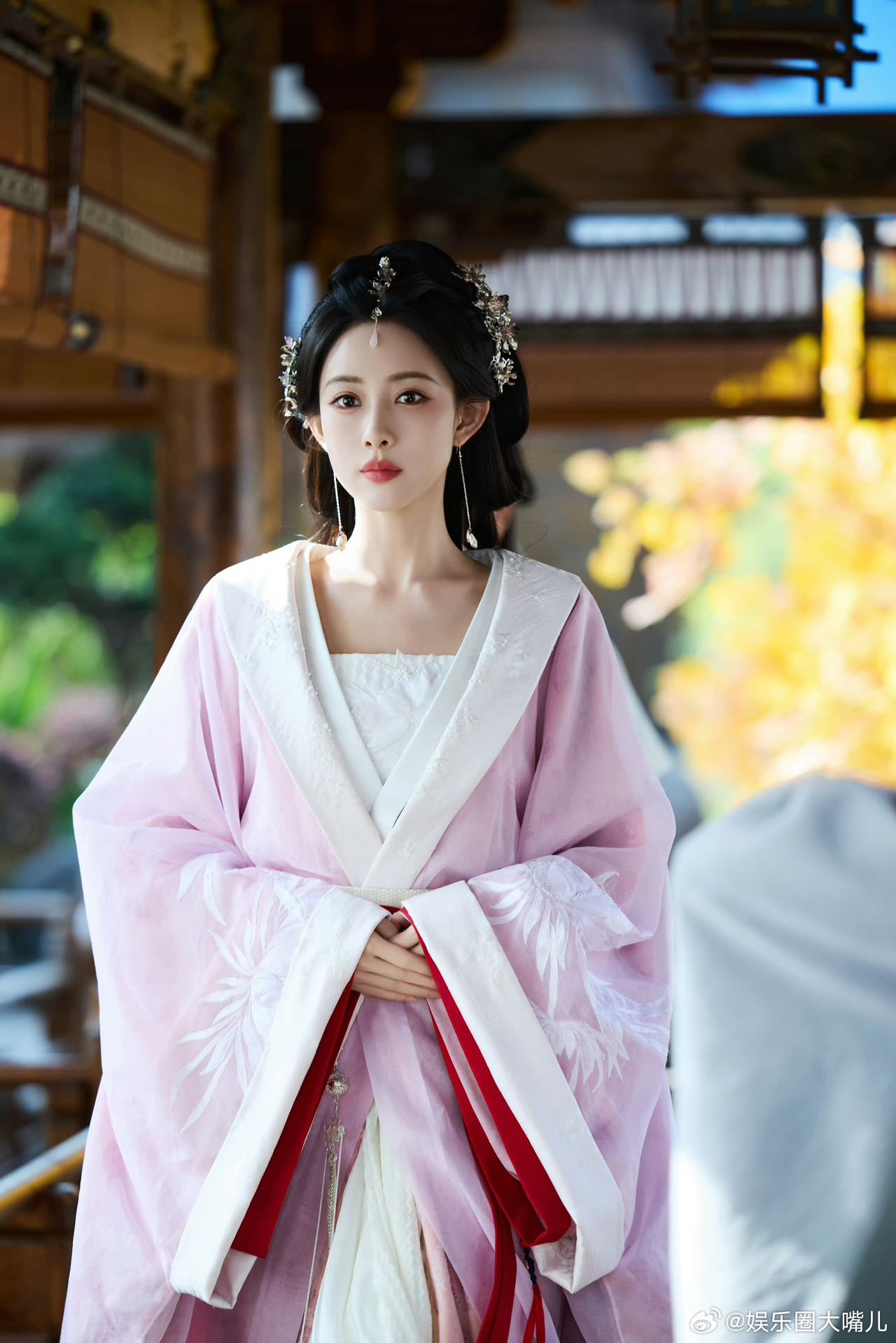 孟子义发言专治恋爱脑 百花杀里沈汐和的人生信条是“拒绝成为权力博弈中的牺牲品”。