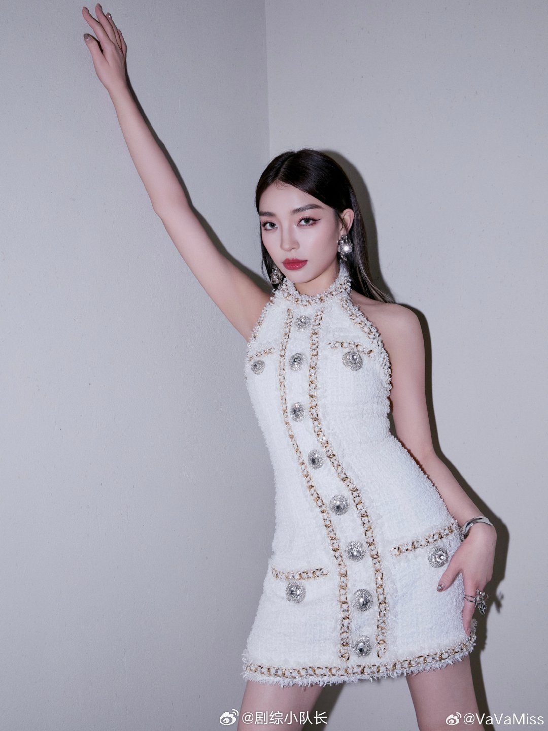 VaVa真飘了 四年漂泊换一次飘起，她把委屈唱成铠甲，把自由焊进flow。新专像