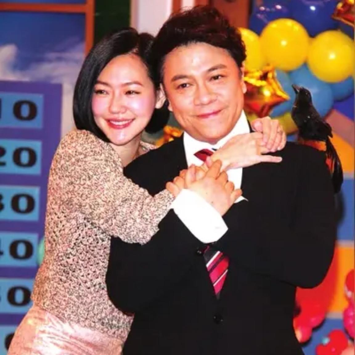 小s问蔡康永：你在你爸妈过世之前，跟他们说过你的（指同性恋）事吗？

蔡康永说：