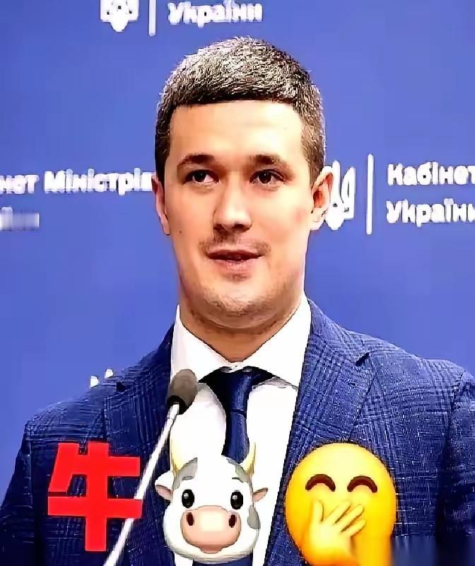 乌克兰新上任的国防部长，是个35岁的程序员，不是将军。
上任第十天，他走进基辅国