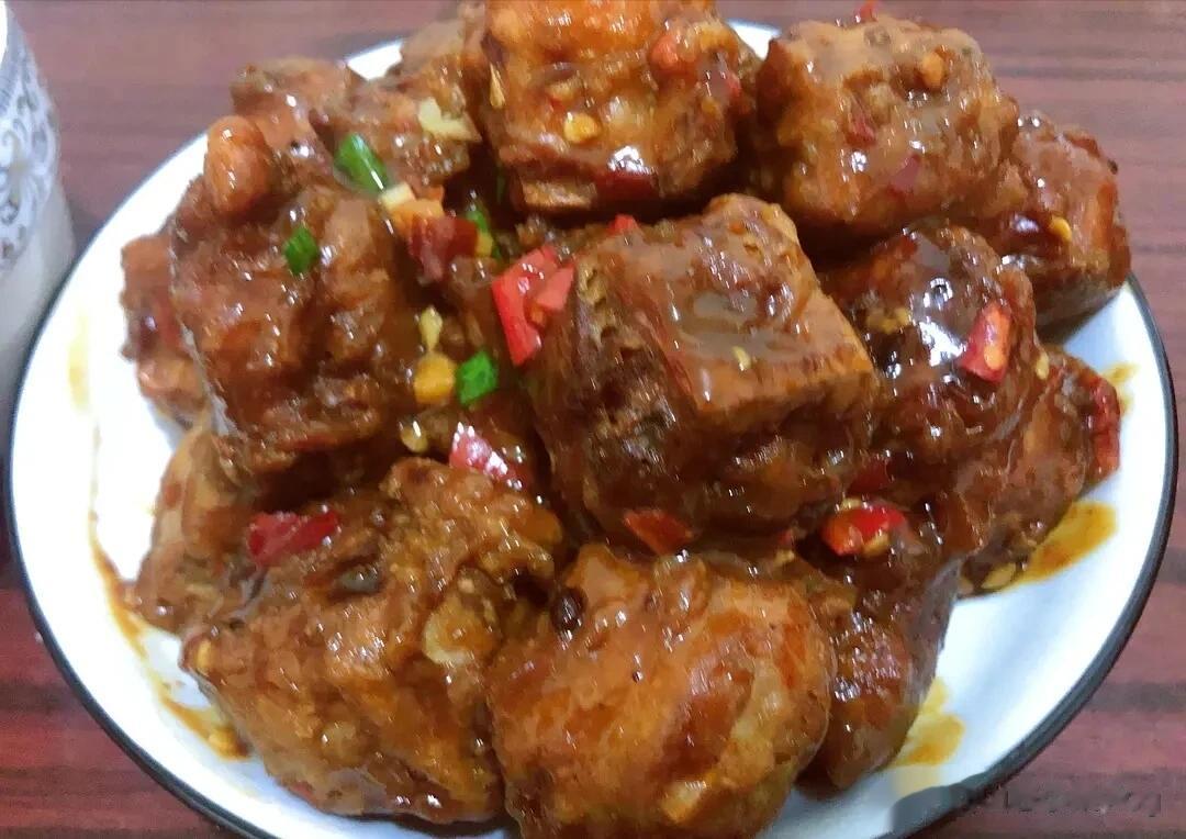 #美食测评团# 今天介绍一道剑门关名扬天下的家常菜～怀胎豆腐，外焦里嫩，肉香四溢