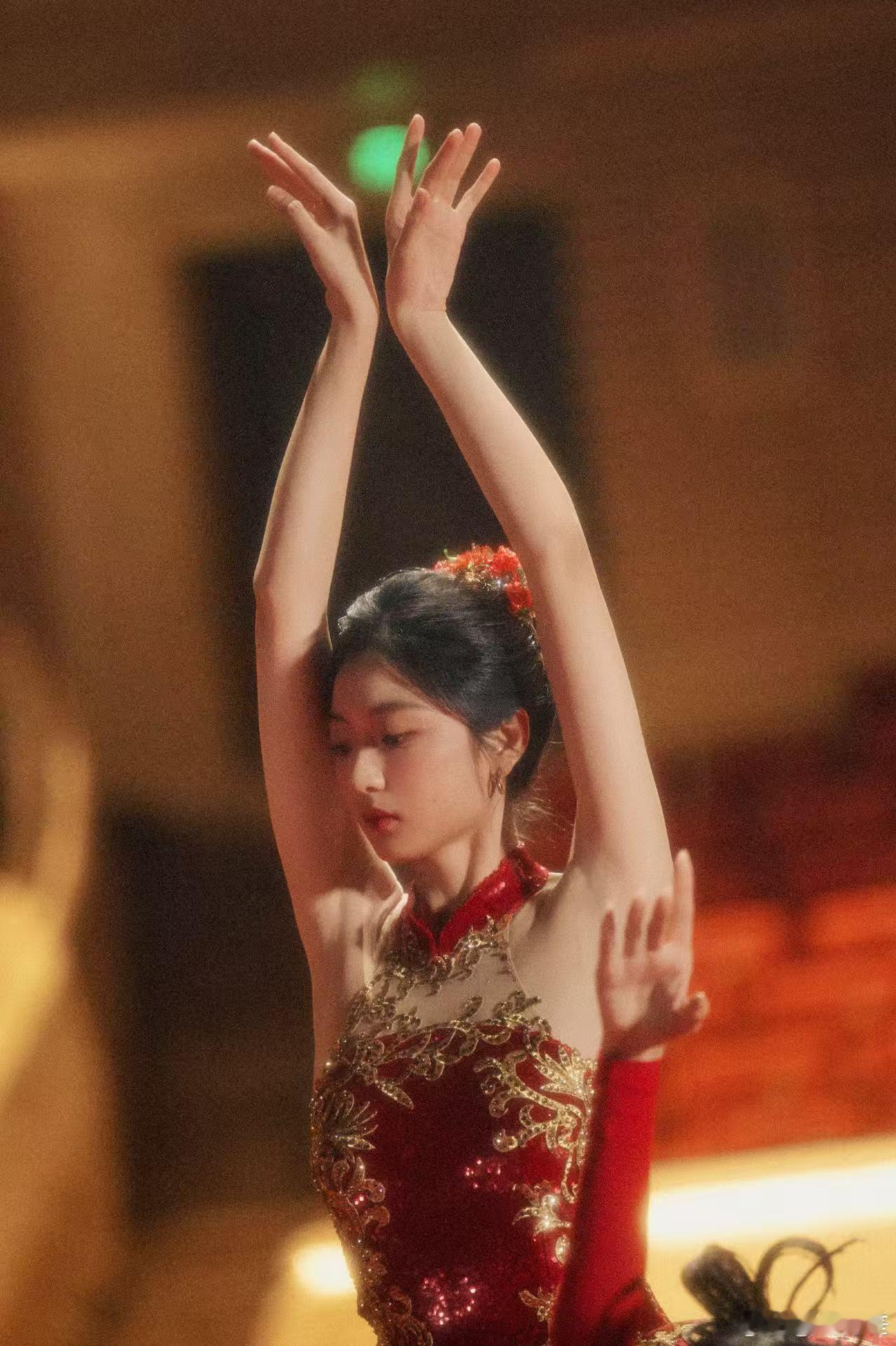 孙千红裙芭蕾孙千真的太美太美啦！喜欢喜欢！身材也超好！ 孙千