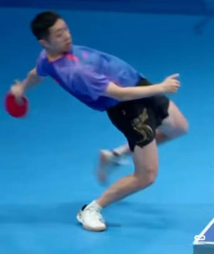 如果论十佳球，非许昕所属。
全锦赛，龙蟒组合，精彩不断。许昕招牌动作大幅度弯腰，