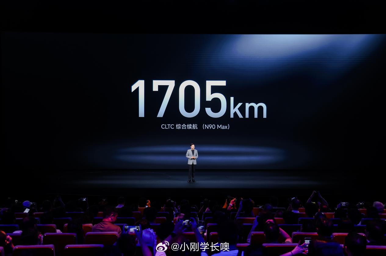 小米第二篇章来了。今天，小米正式发布全新「昆仑技术架构」，并带来第二个产品系列「