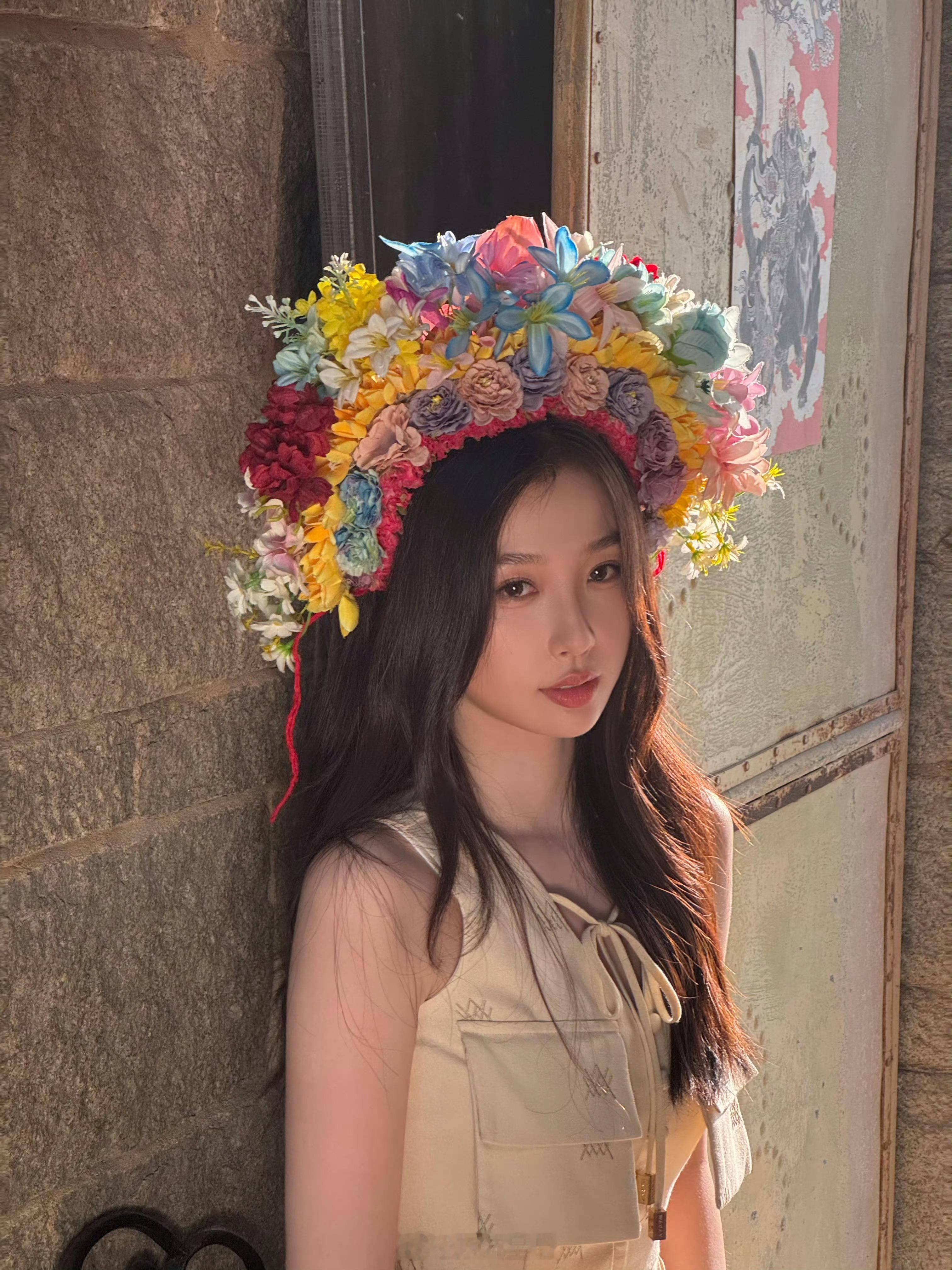 虞书欣泉州簪花少了非遗文化的神韵气质，完全是Coser。 