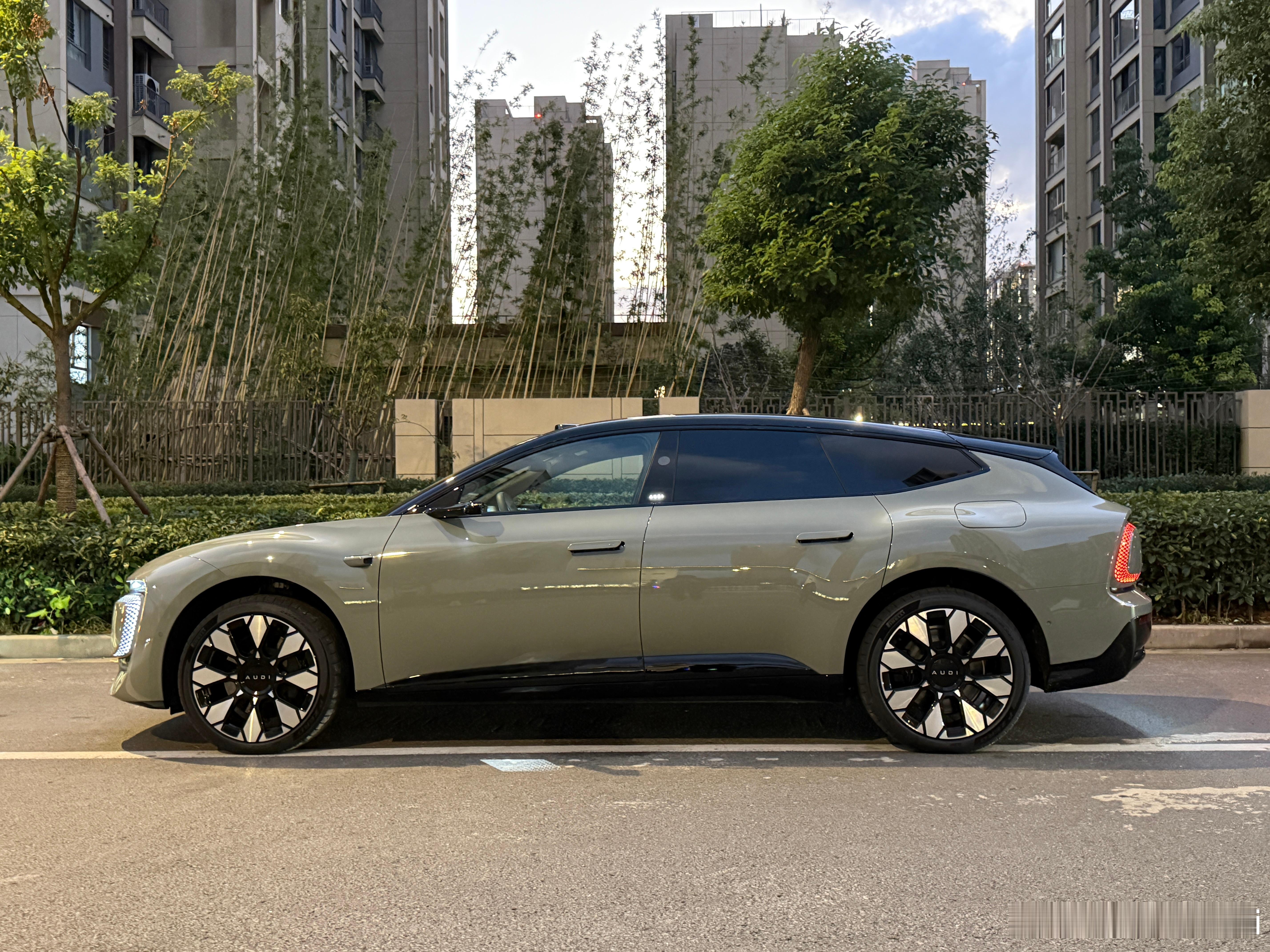 拿到AUDI E5 Sportback了兄弟们，我对这台车期望值非常非常高，待我