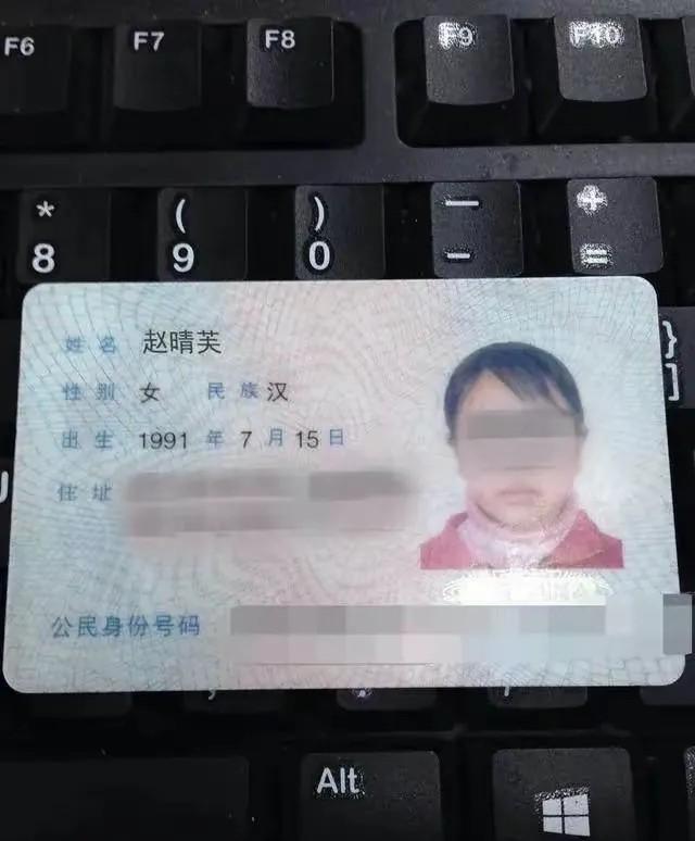 弱弱的问一句，还有比这更奇葩的名字吗？捂脸】
昨天跟朋友聊天说到起名字这件事儿，
