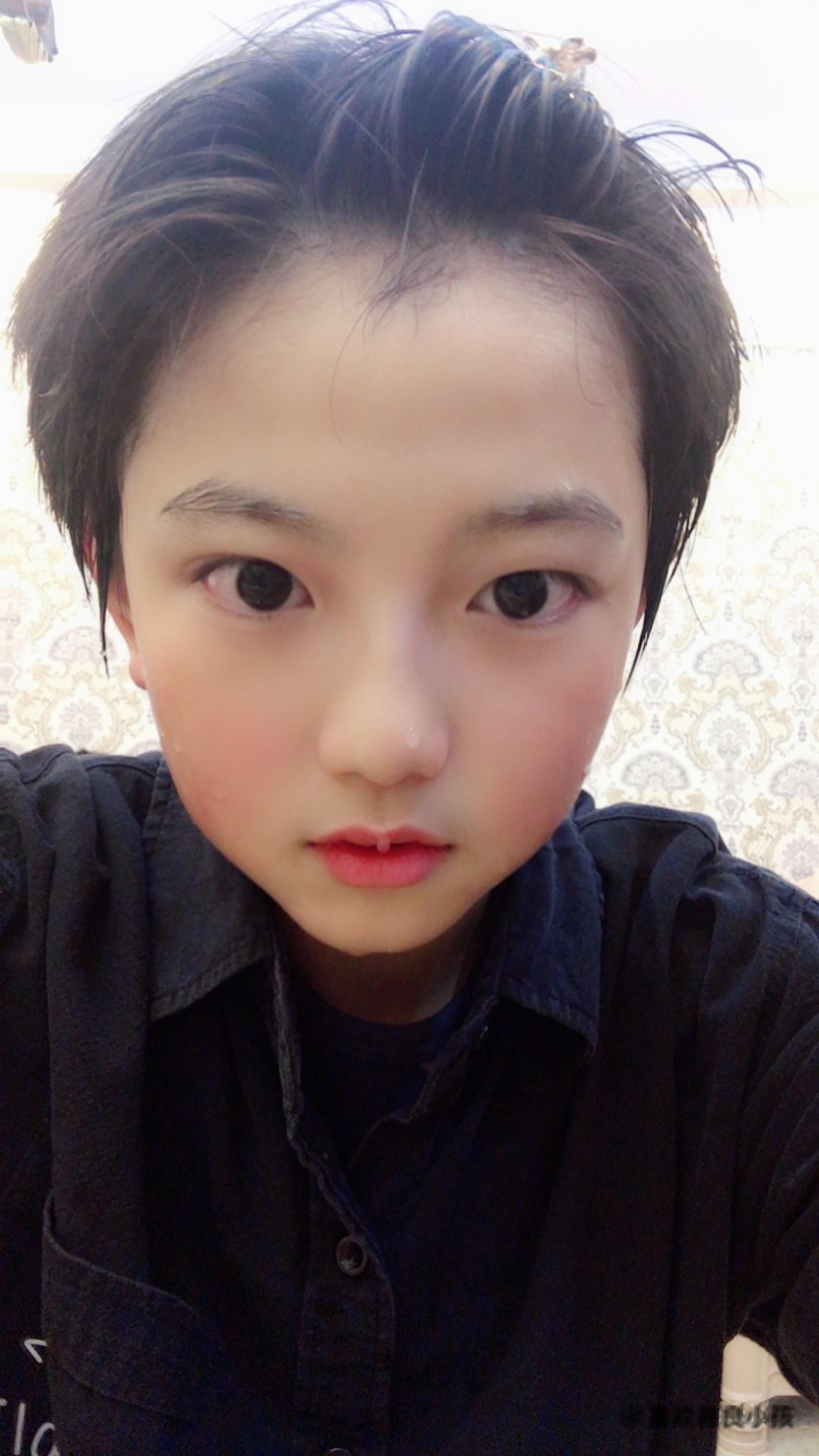 大丞丞居然有美人尖 