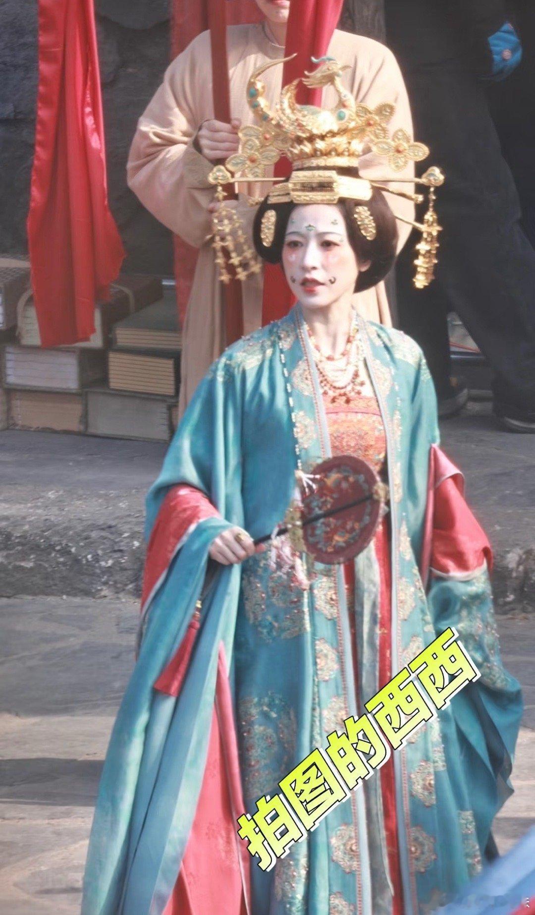 华策尝到了复原的甜头，太平年这是1:1复原啊。看杨紫在国色芳华里也有类似复原，剧
